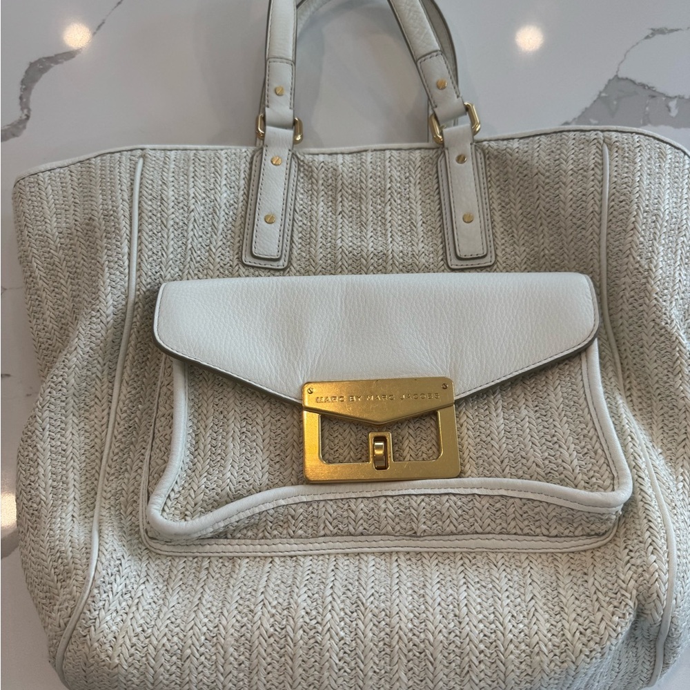 Marc by Marc Jacobs / White Straw Tote Bag / Gold Accent / Great Condition